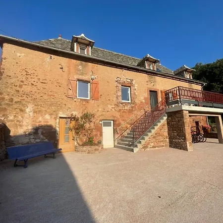 La Loge D'evelyne Villecomtal