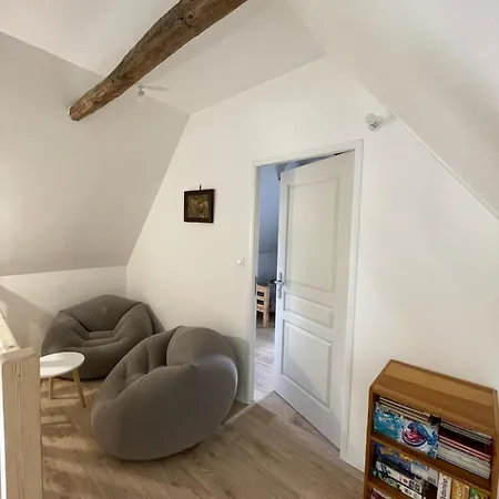 La Loge D'evelyne Villecomtal