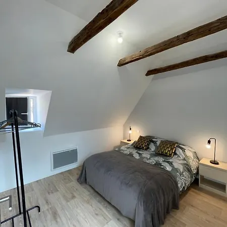 La Loge D'evelyne Villecomtal